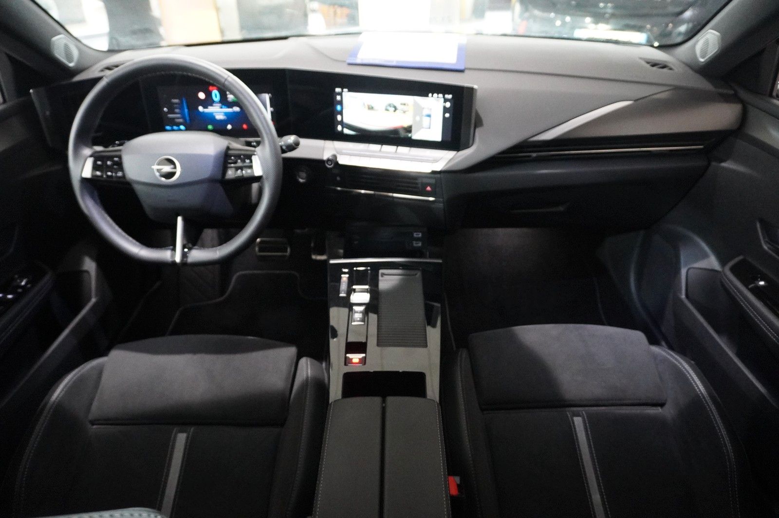 Fahrzeugabbildung Opel Astra L Lim. 1.6T PHEV GSe NAVI/LED/360°/SPORT