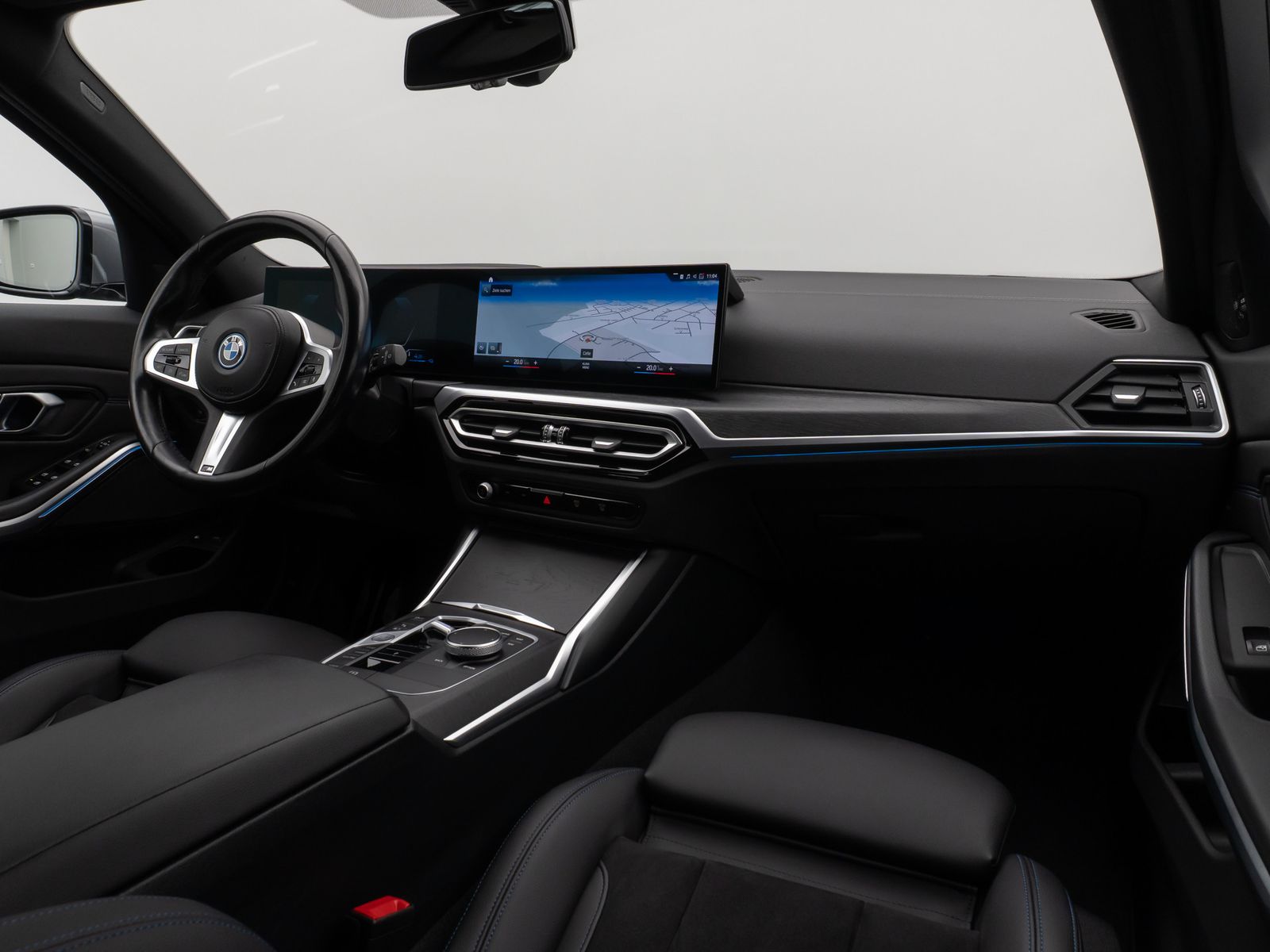 Fahrzeugabbildung BMW 330e M Sport Kamera HUD DAB H/K Alarm LED 18Zoll