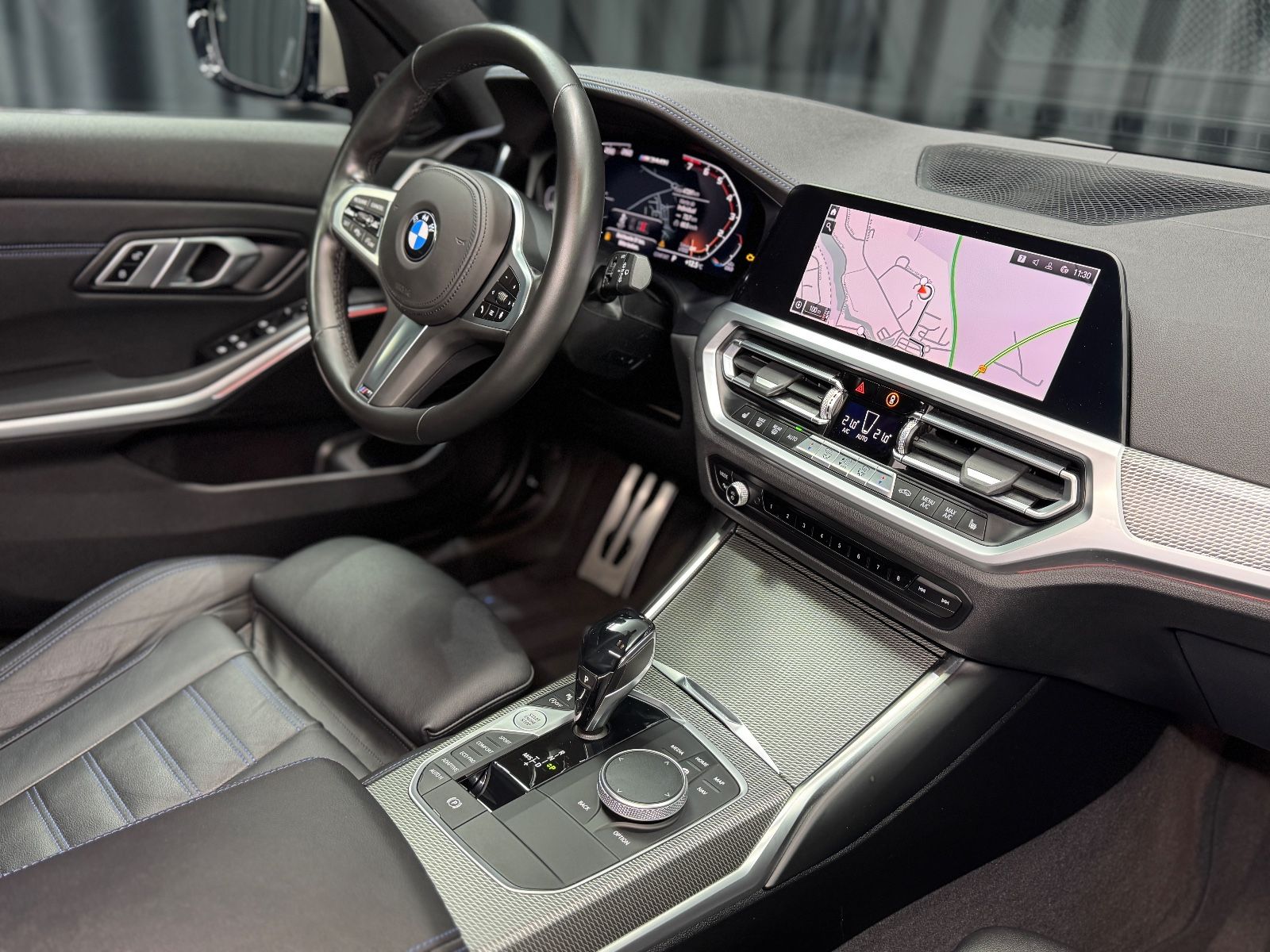 Fahrzeugabbildung BMW M340i Touring xDrive|LASER|HEAD-UP|AHK|ACC|