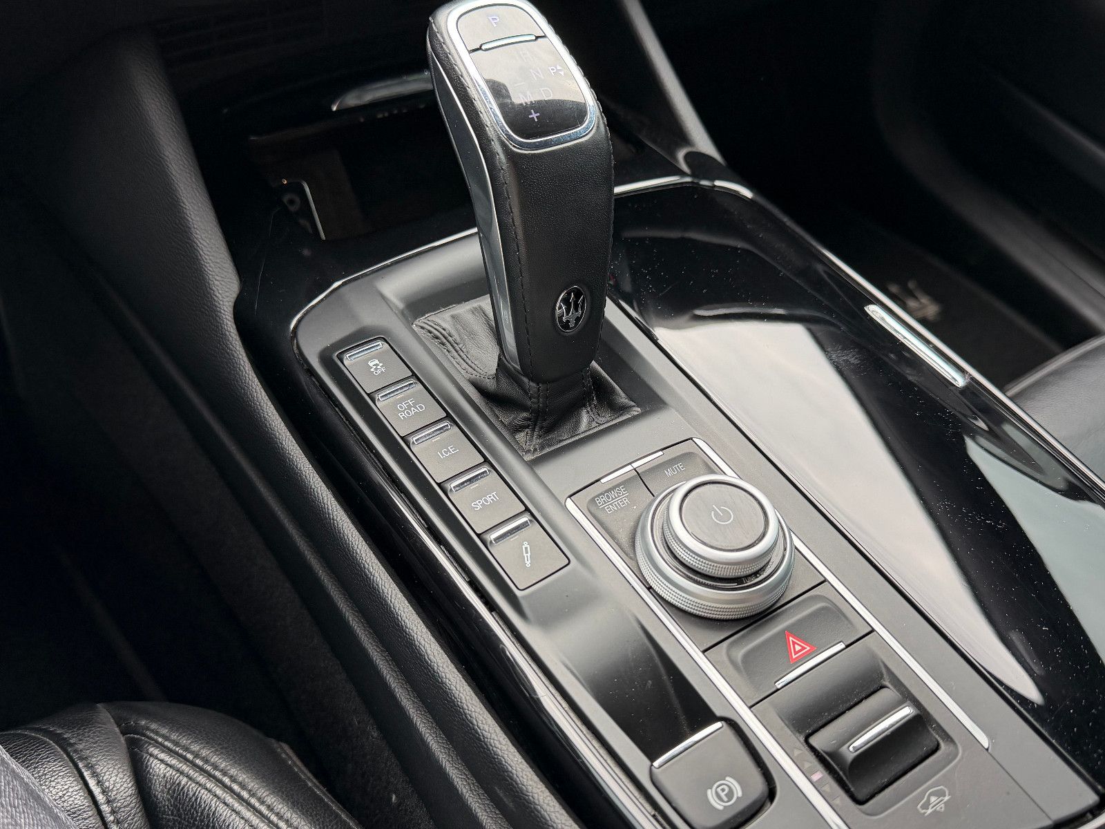 Fahrzeugabbildung Maserati Levante Diesel/GRANSPORT/LED/360°/MEMORY