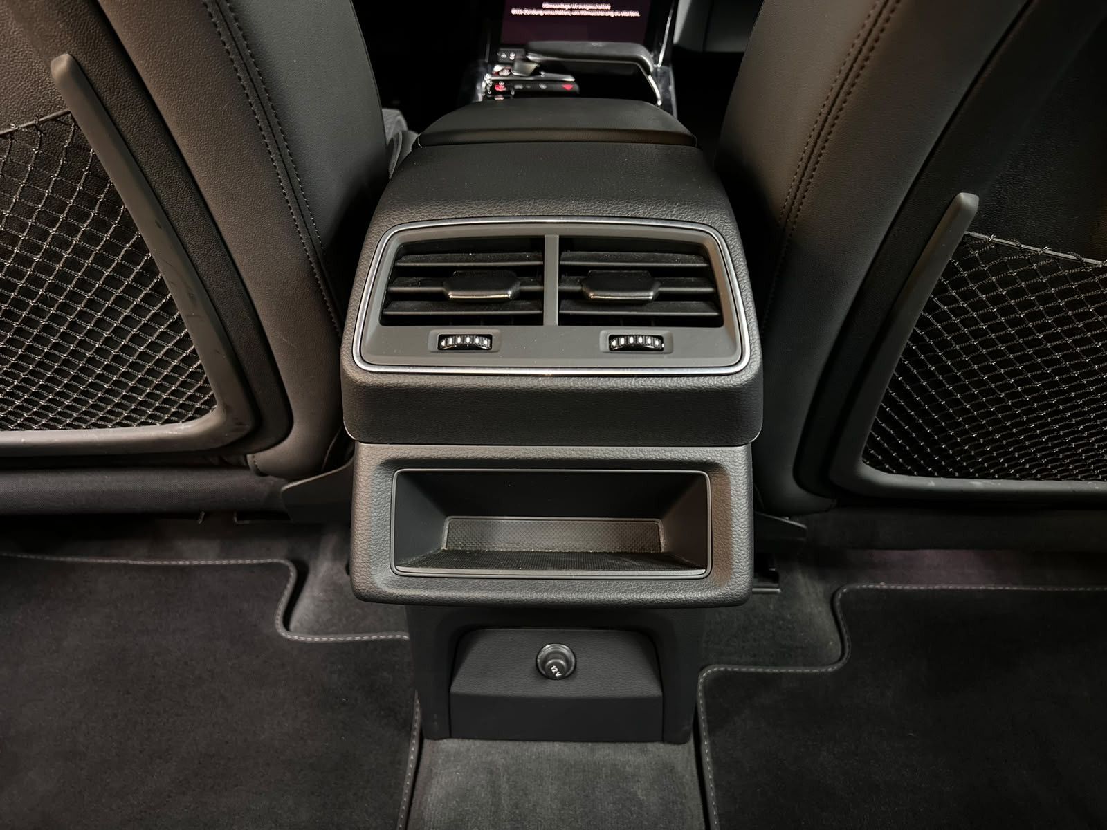 Fahrzeugabbildung Audi e-tron 55 Quat 2X S LINE SPORT LED+NAVI+B&O+KAM+
