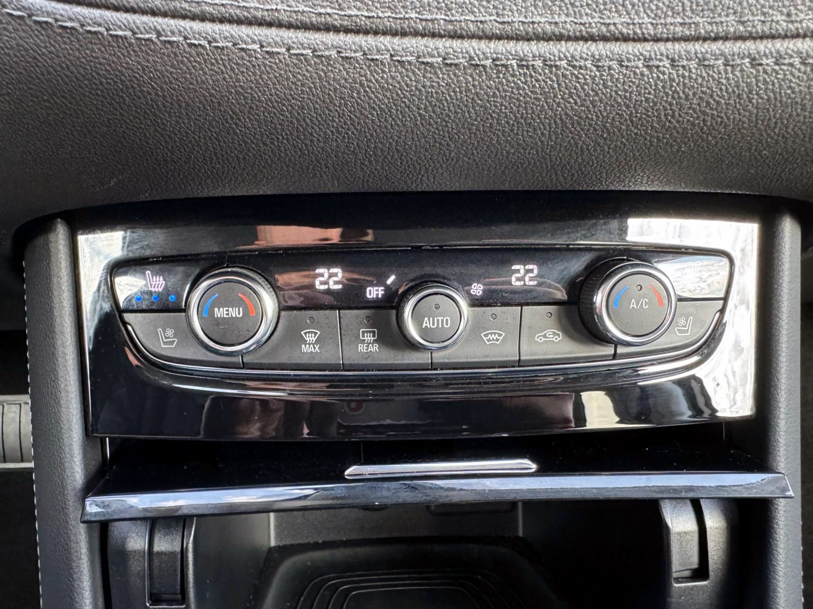 Fahrzeugabbildung Opel Grandland (X) Plug-In Ultimate LED AHK 360° SHZ