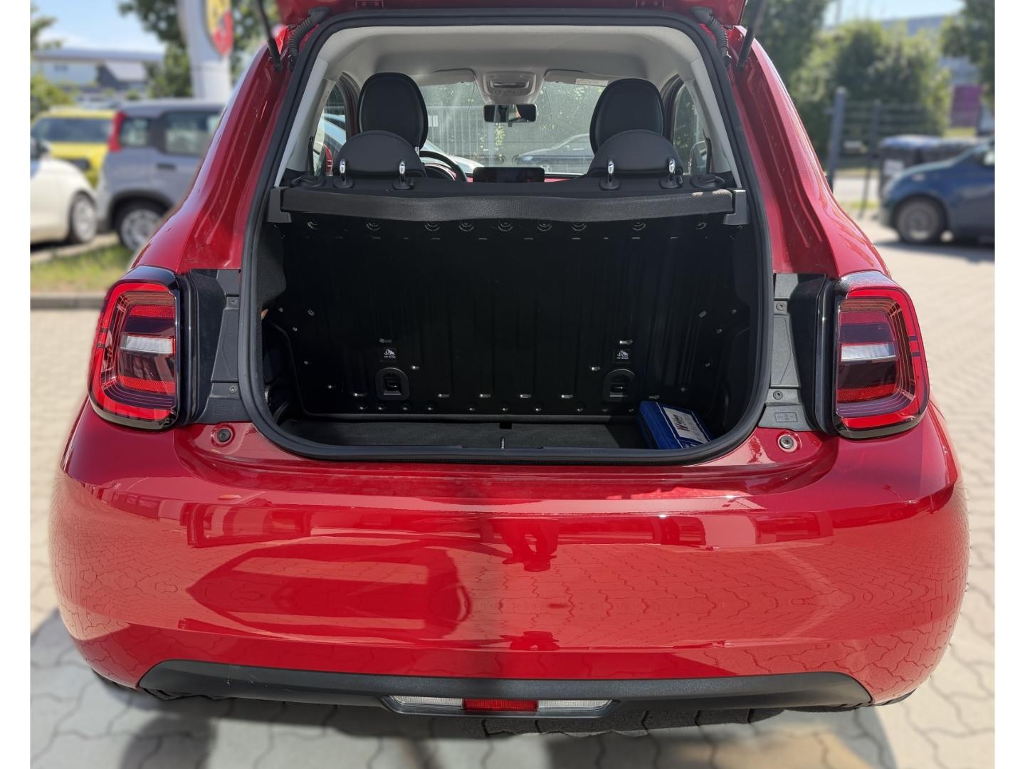 Fiat 500e Red *Apple Car Play *Tempomat