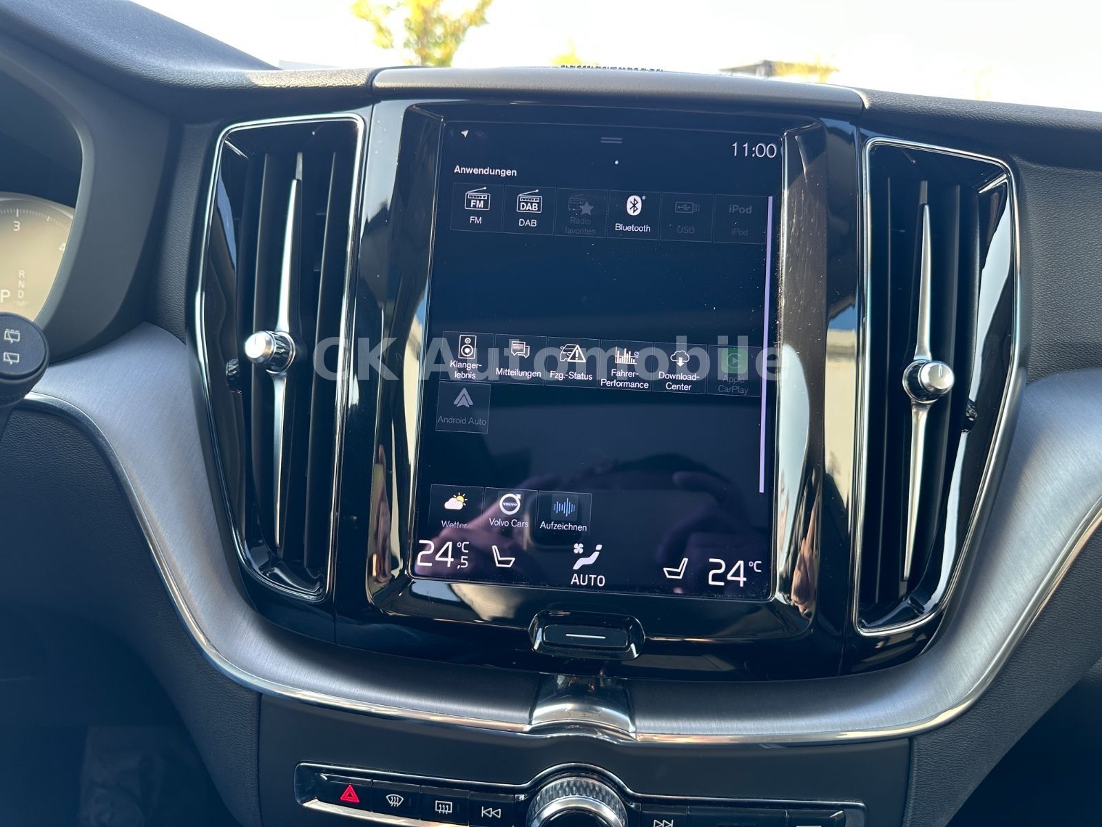 Fahrzeugabbildung Volvo XC60 B4 Momentum Pro AWD/Navi/Leder/Pano/LED/Kam