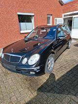 Mercedes-Benz Mercedes W211 320 Binziner  Comby - Mercedes-Benz 320 mit Benzin-Antrieb: Kombi, Automatik