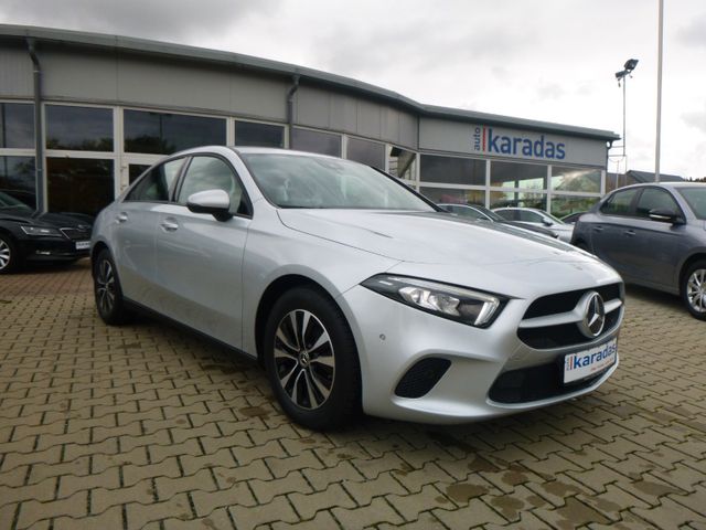 Fahrzeugabbildung Mercedes-Benz A 180 Limousine >NAV/LED/KAM/PDC/SHZ<
