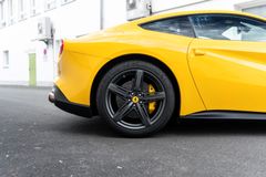 Fahrzeugabbildung Ferrari F12 Berlinetta Giallo Modena *MwSt./Scheckheft*