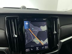 VOLVO V90 Cross Country D5 ALLRAD / 1.HD /235PS /B&W VOLVO V90 Cross Country D5 ALLRAD / 1.HD /235PS /B&W