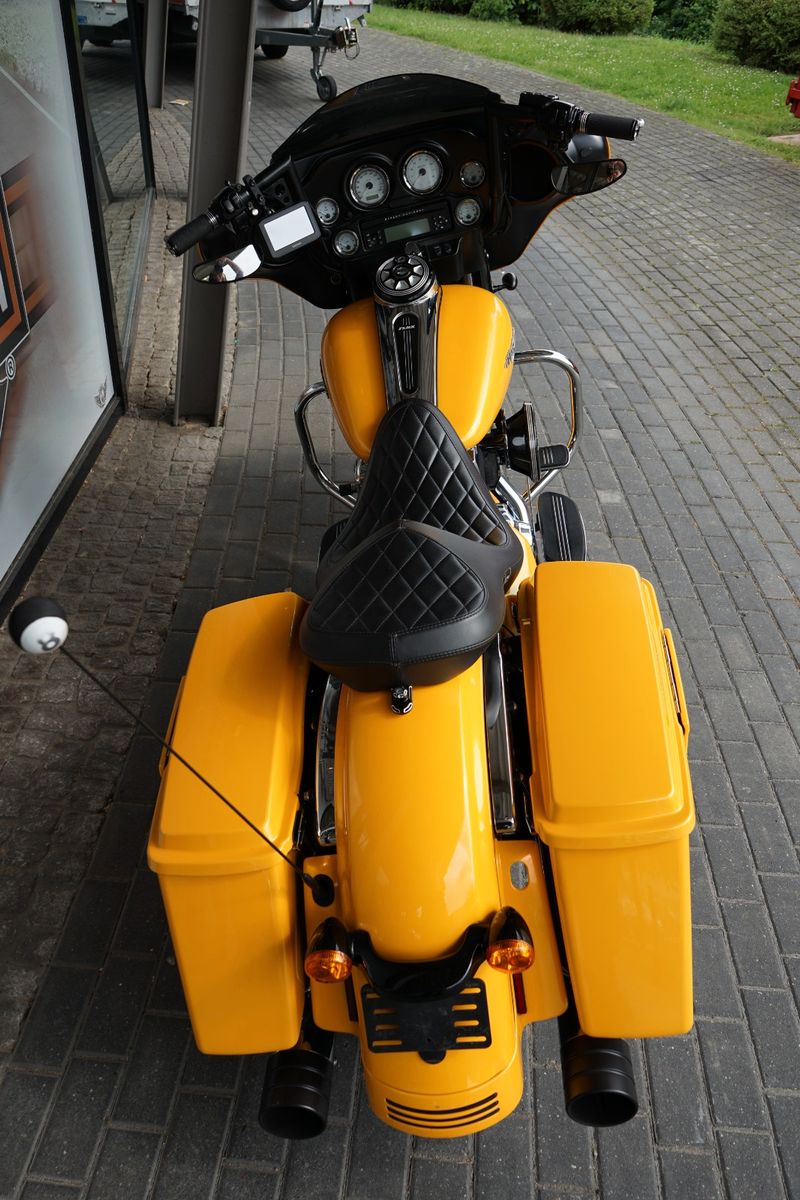 Fahrzeugabbildung Harley-Davidson Street Glide 103 - Jekill & Hyde - Garmin