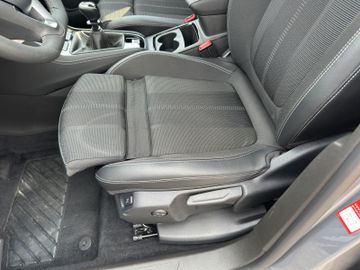 Fotografie des Opel Grandland (X) Grandland Enjoy LED Sitz-/Lenkradheizung PDC