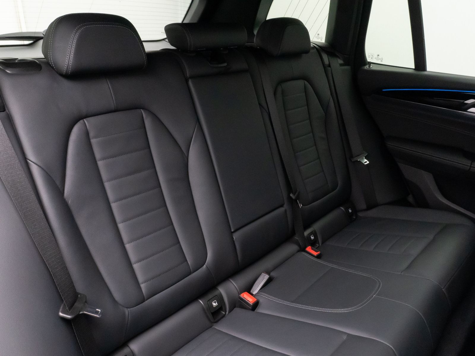 Fahrzeugabbildung BMW X3 xD30e Kamera HUD DAB HiFi Komfort Sport AHK
