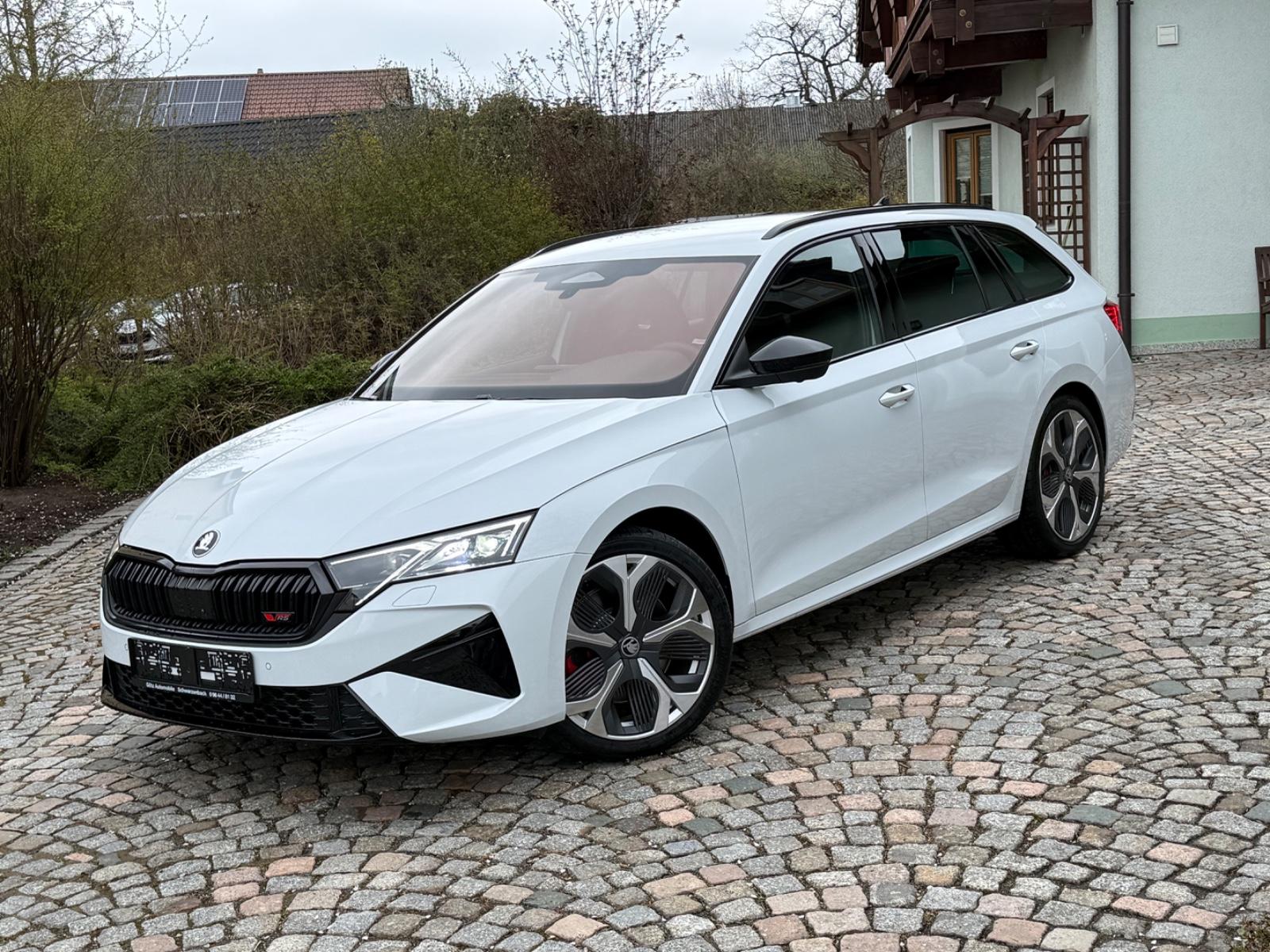 Skoda Octavia Combi 2.0 TSI RS / DCC /AHK /360° Kamera