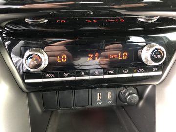 Fahrzeugabbildung Mitsubishi Eclipse Cross 2.4 Basis PLUG-IN-HYBRID