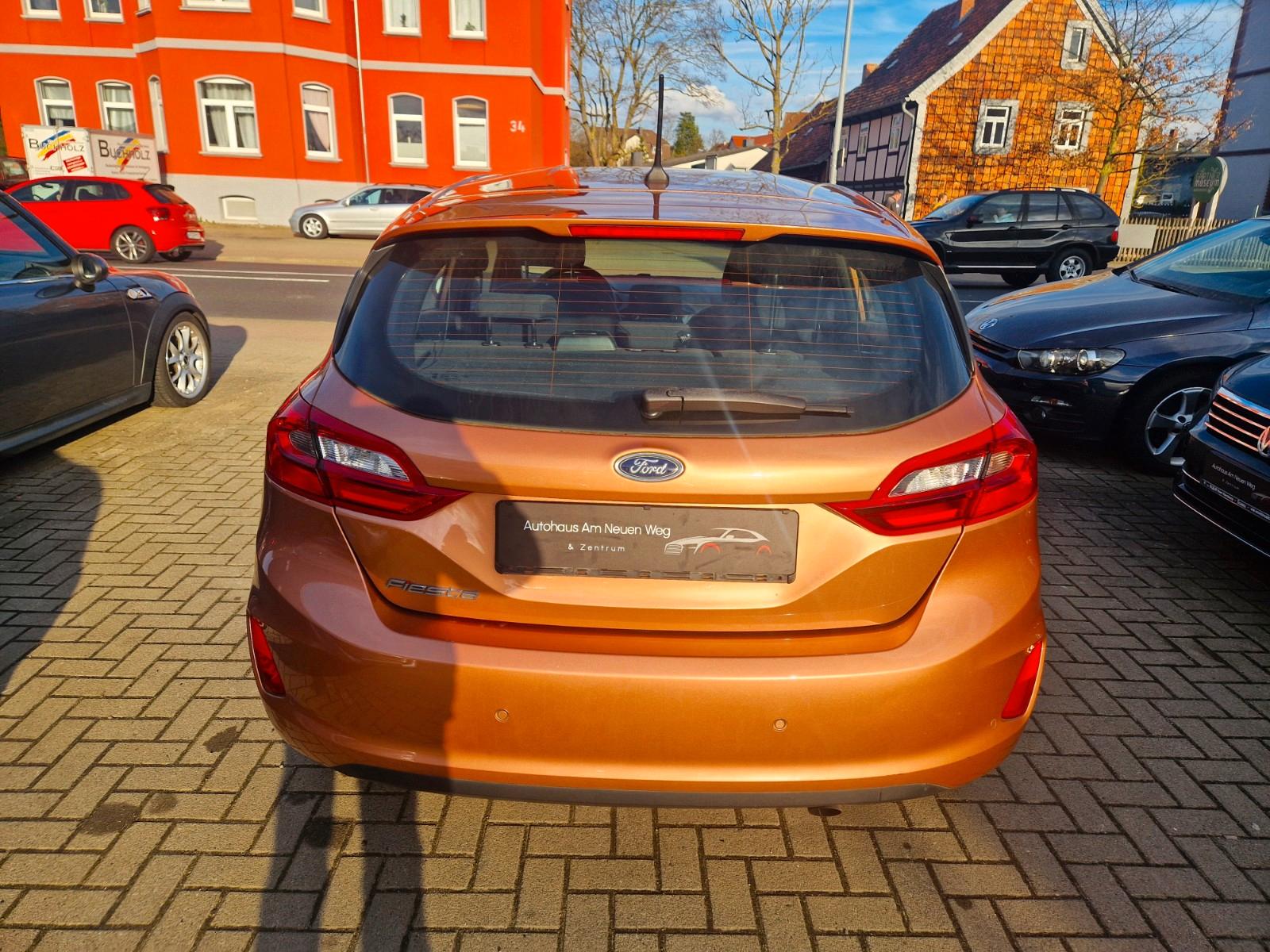 Ford Fiesta Titanium Klima PDC MFL Sitzhzg Allwetter