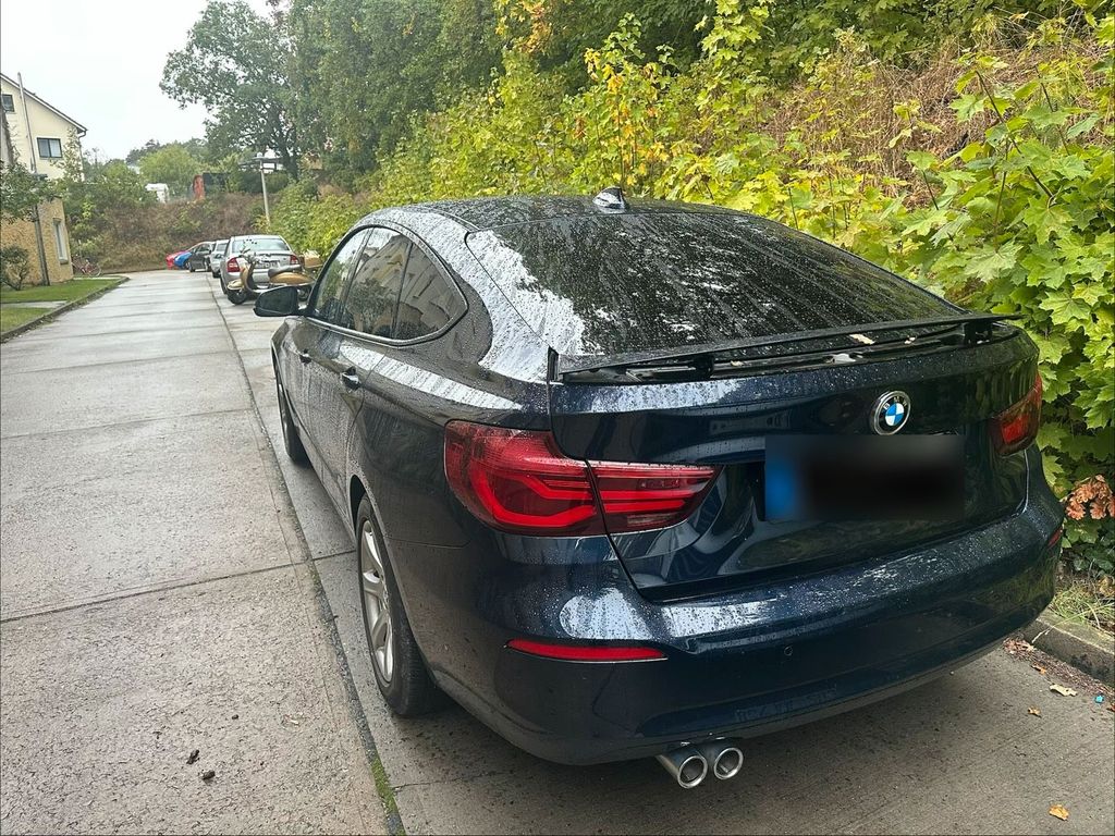 Image of BMW 320