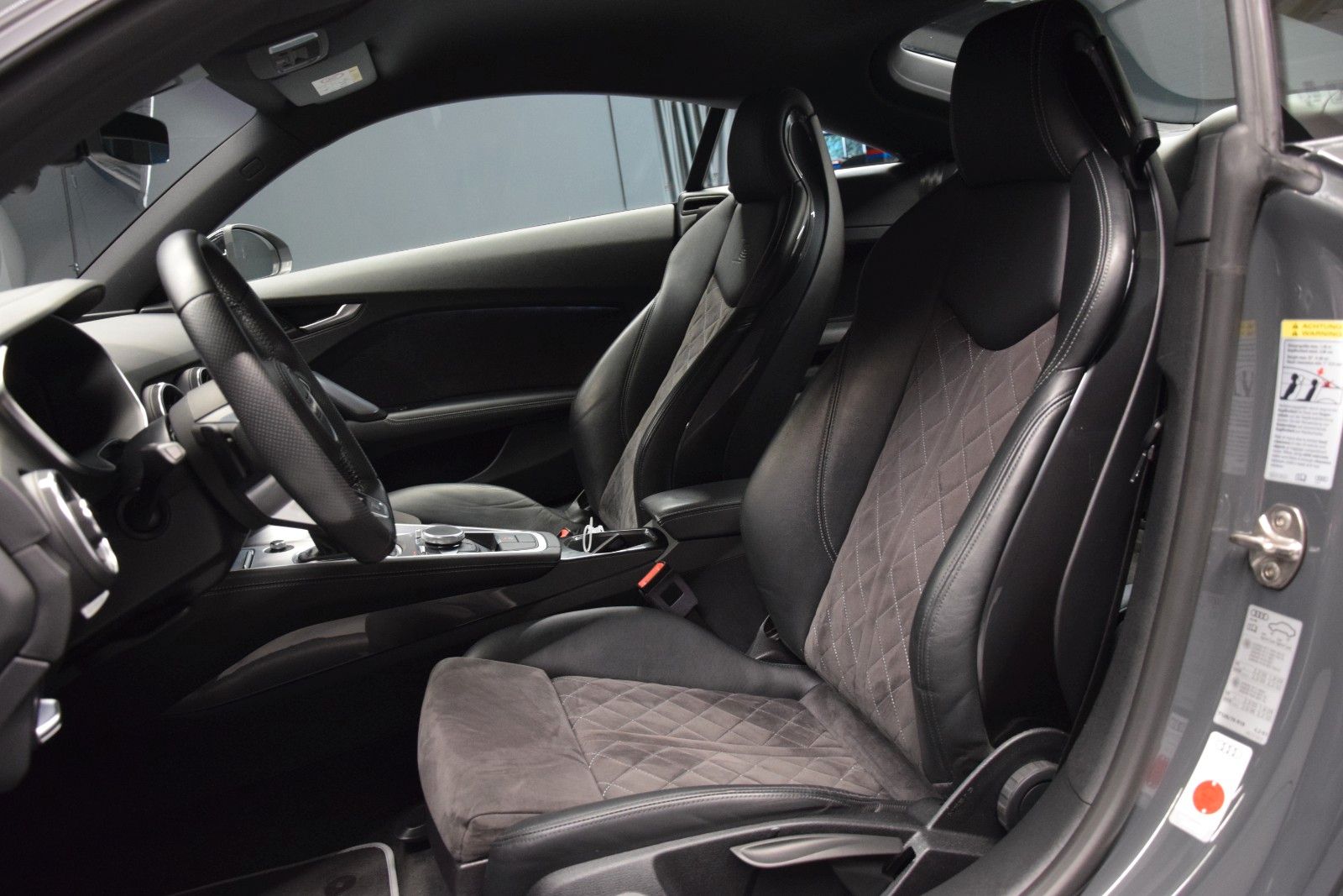 Fahrzeugabbildung Audi TT Coupe 2.0 TFSI quattro competition *No OPF*