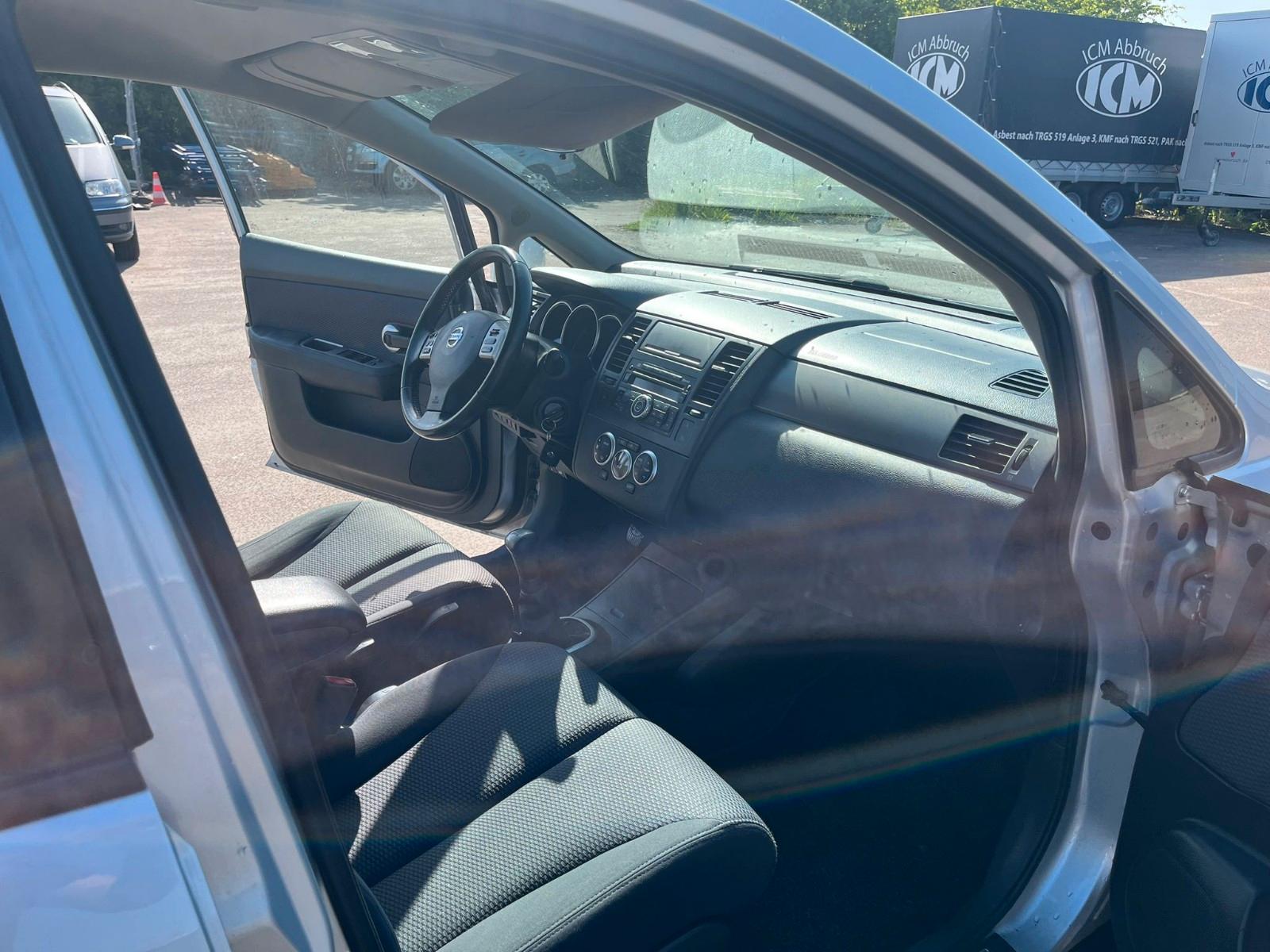 Nissan Tiida Acenta