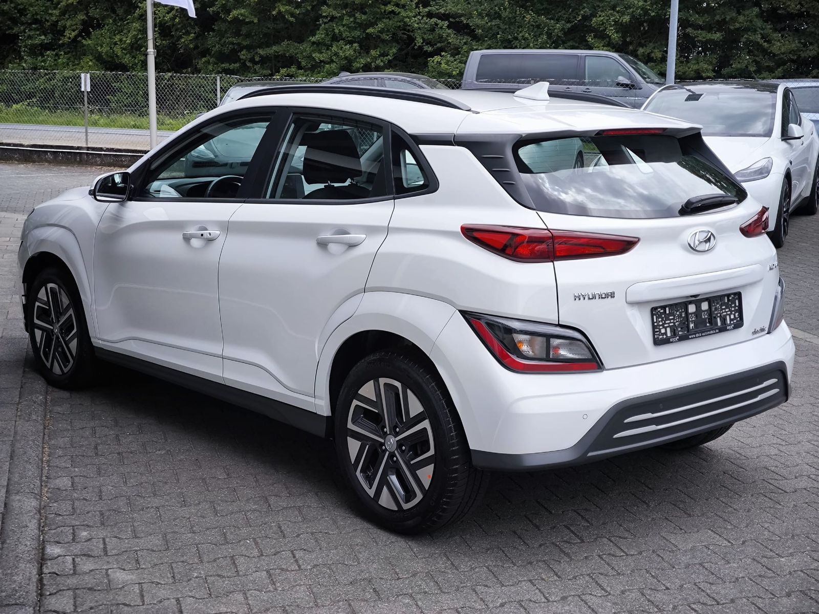 Fahrzeugabbildung Hyundai Kona Elektro Select SHZ+LHZ+KAMERA+ACC+DAB+