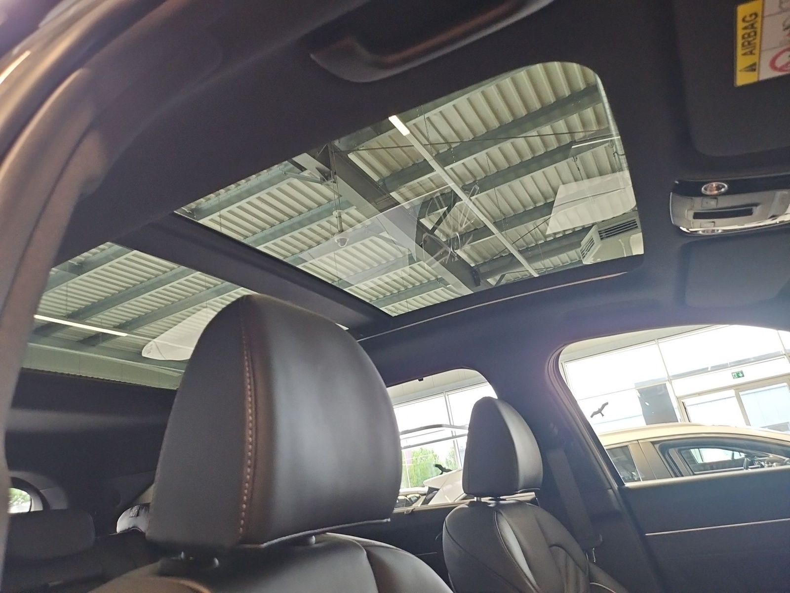 Fahrzeugabbildung Kia SORENTO PE 1.6T PHEV AWD PLAT 7S NAP PR