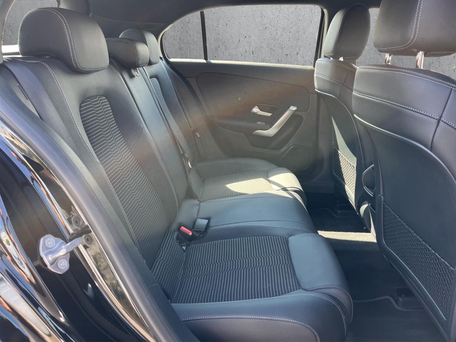 Mercedes-Benz A 250  Business PDC/LANE/APP/NAVI/KLIMAA