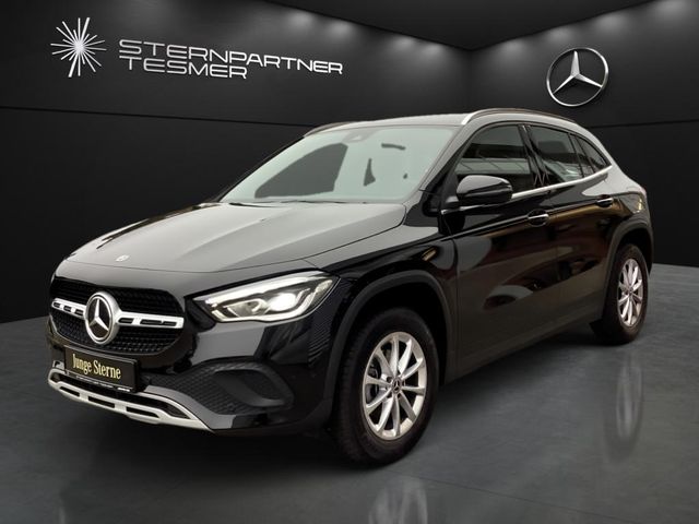 Mercedes-Benz GLA 180 KAMERA+PANO+AHK+NAVI+Ambiente+AUT+MBUX