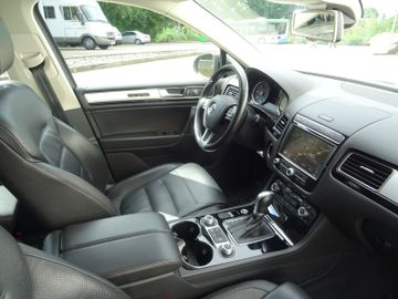Volkswagen Touareg - 12