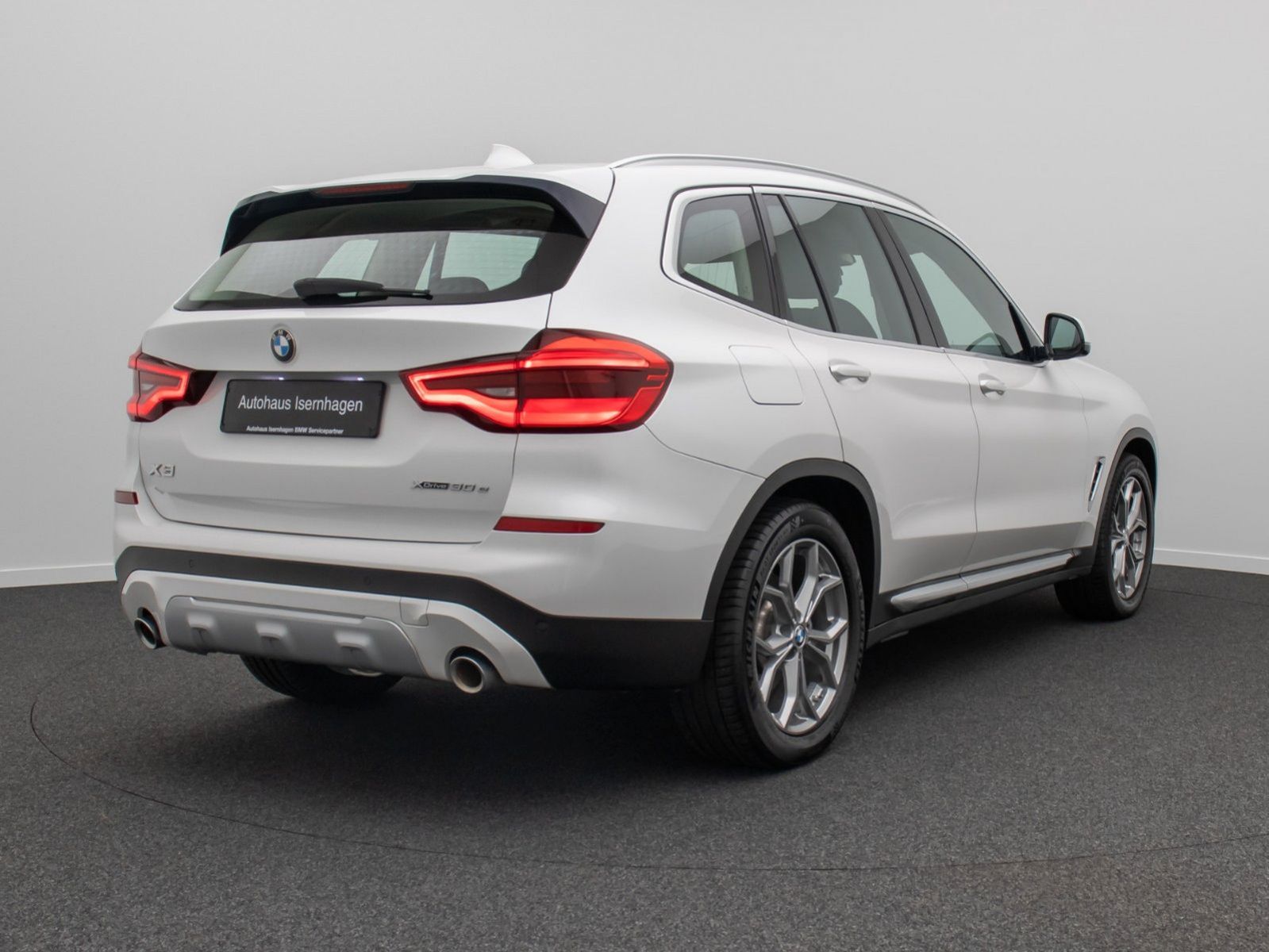 Fahrzeugabbildung BMW X3 xD30e xLine DAB HiFi Alarm AHK Sport Individu