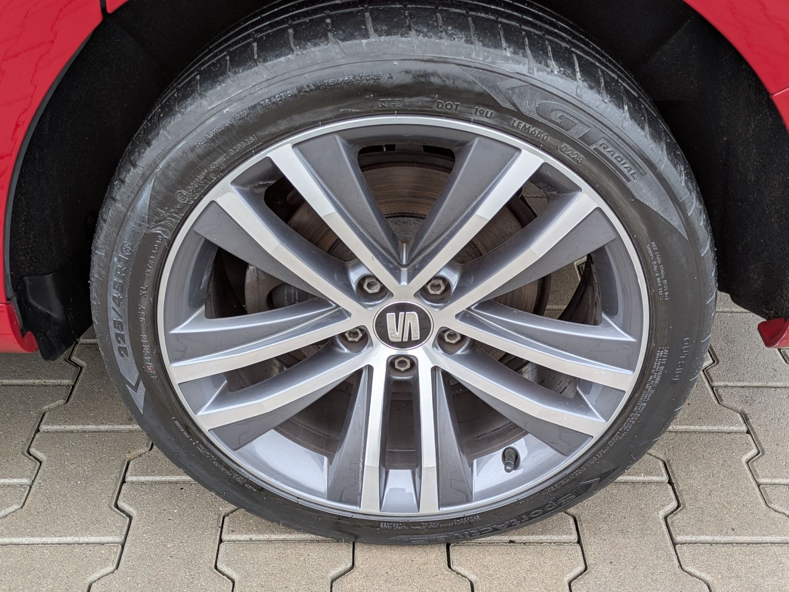 Fahrzeugabbildung SEAT Alhambra 2.0 TDI FR-Line 7-SITZE*PANO*AHK*STHZ