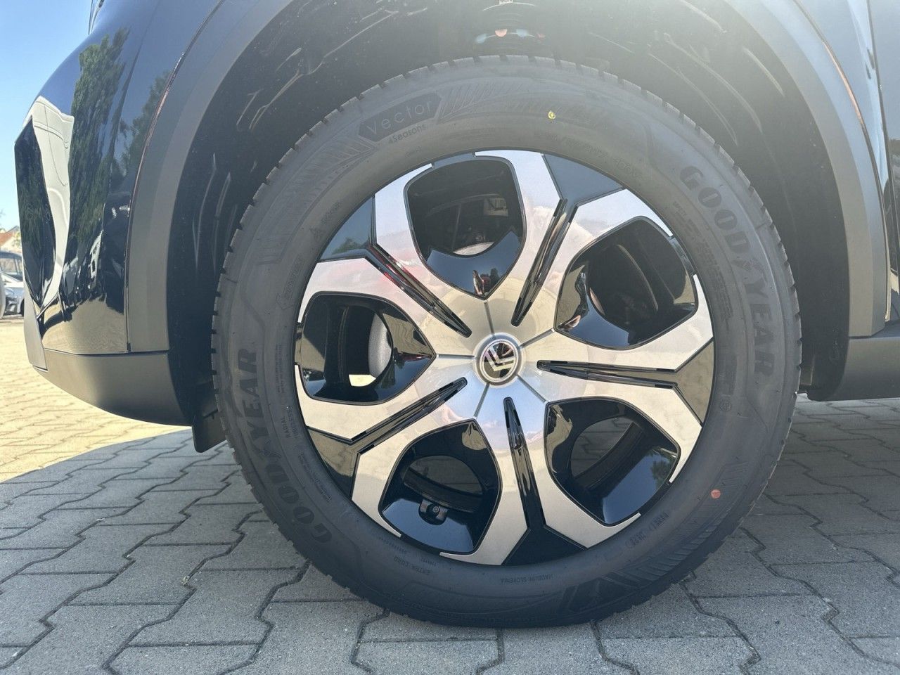Fahrzeugabbildung Citroën C3 Aircross Turbo 100 PLUS - mit KI generiert/bearbeitet