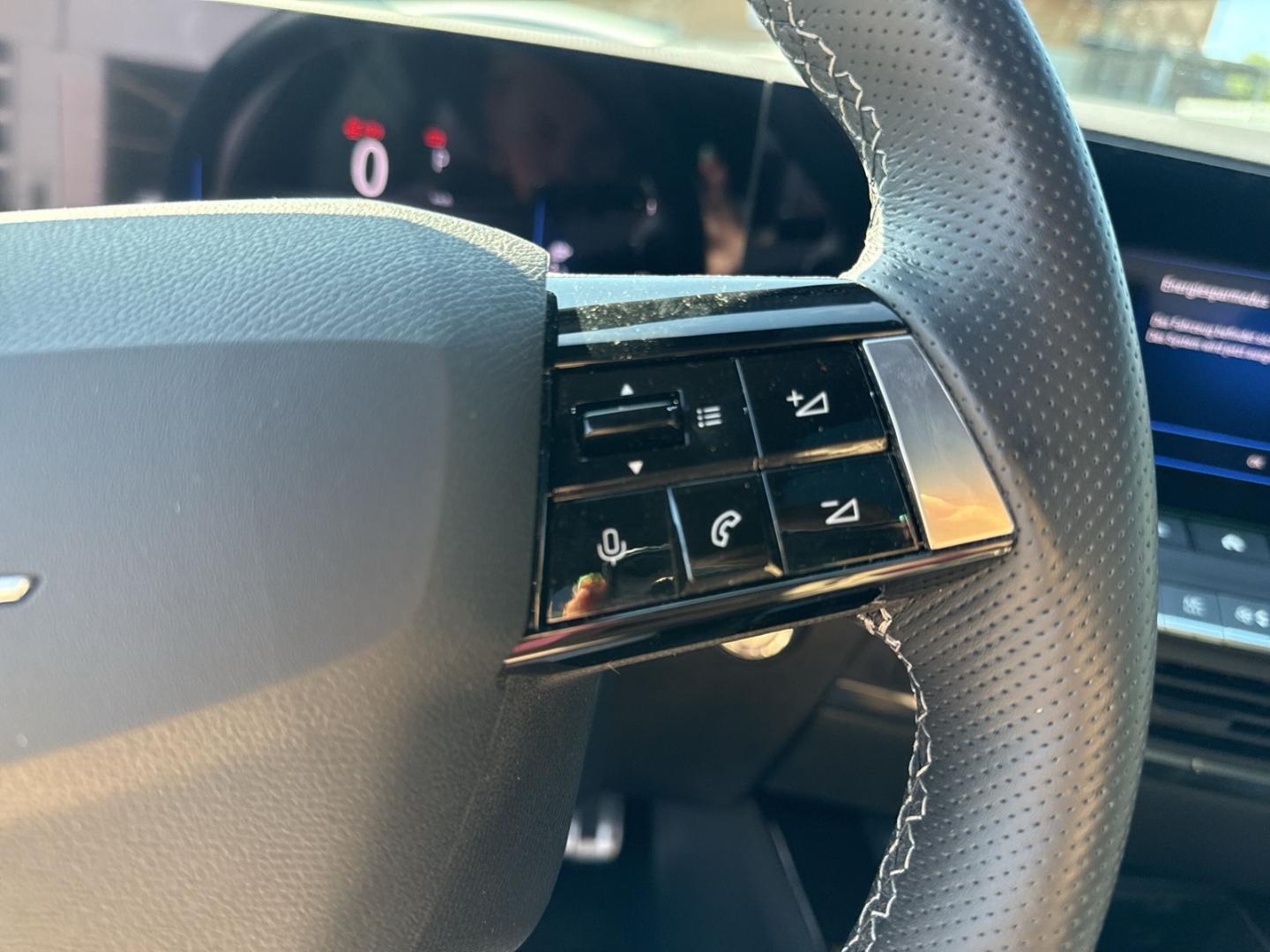 Opel Astra Electric GS El. Panodach Navi Digitales Co