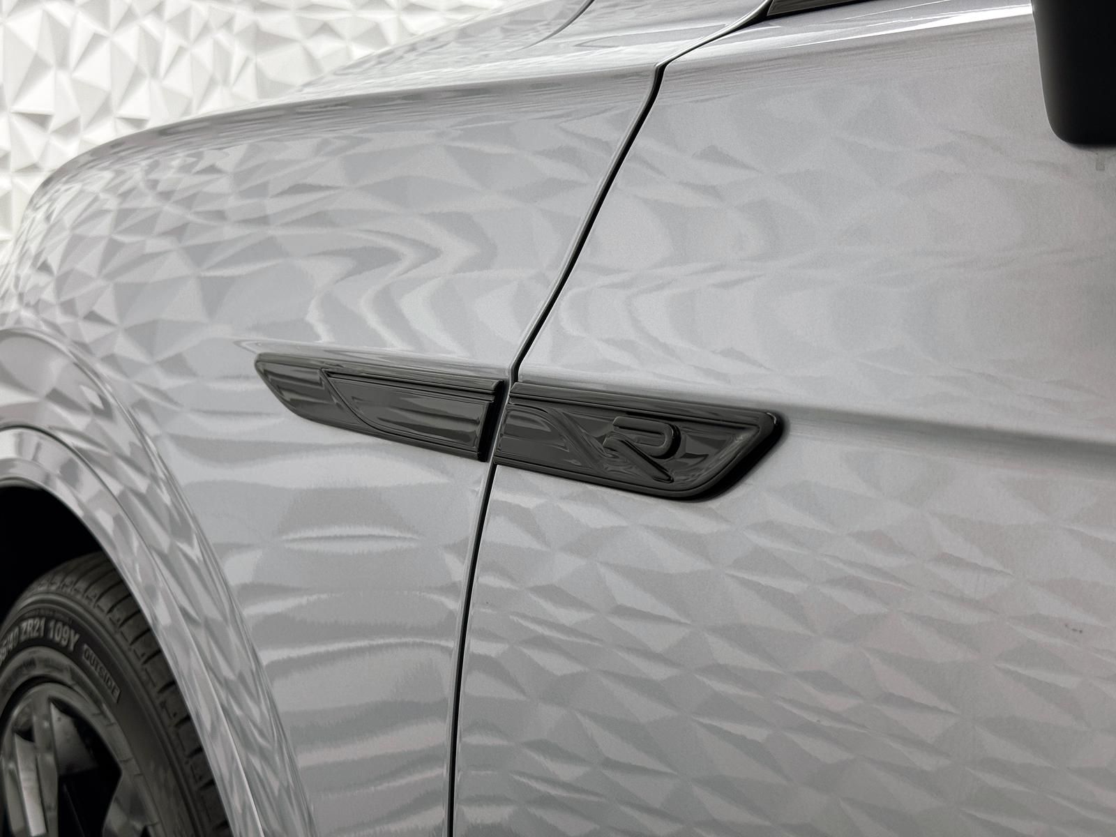 Fahrzeugabbildung Volkswagen 4.0 TDI V8*R-LINE*STANDHZ*DYNAUDIO*LUFT*PANO*AHK