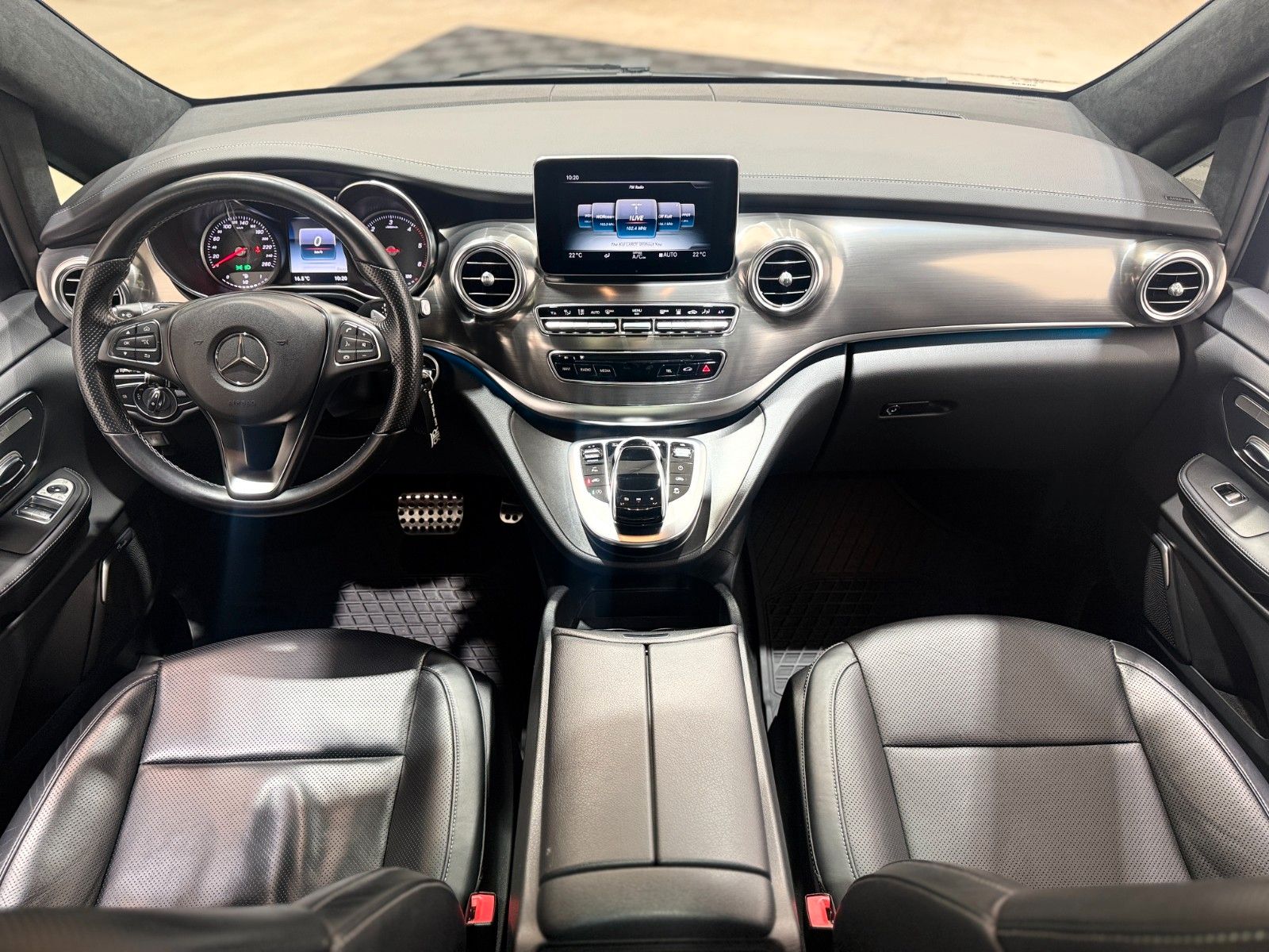 Fahrzeugabbildung Mercedes-Benz V250/Burmester/360°/4Matic/ExclusiveEdition/Lang