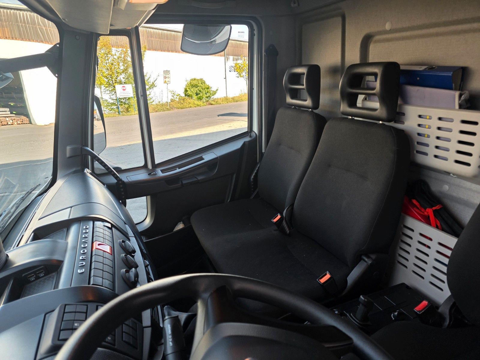 Fahrzeugabbildung Iveco Eurocargo ML120E25 LBW 1.500 3 Sitze Klima