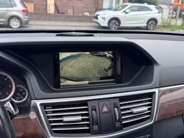 Mercedes E 220 - 12