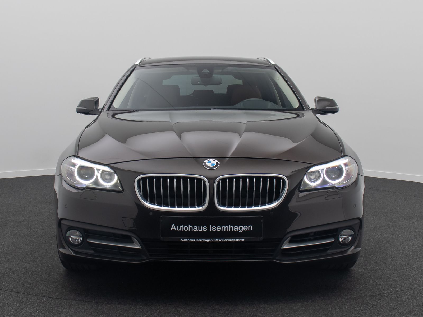 Fahrzeugabbildung BMW 520d HUD Alarm Komfortsitze SoftClose AHK Sport