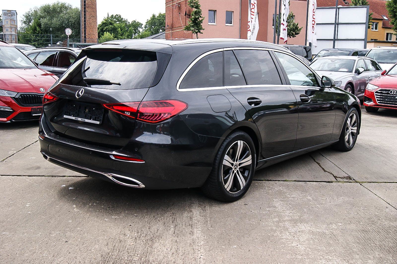 Fahrzeugabbildung Mercedes-Benz C 220 T d Avantgarde 9G-Tronic W206 MBUX ACC DIG