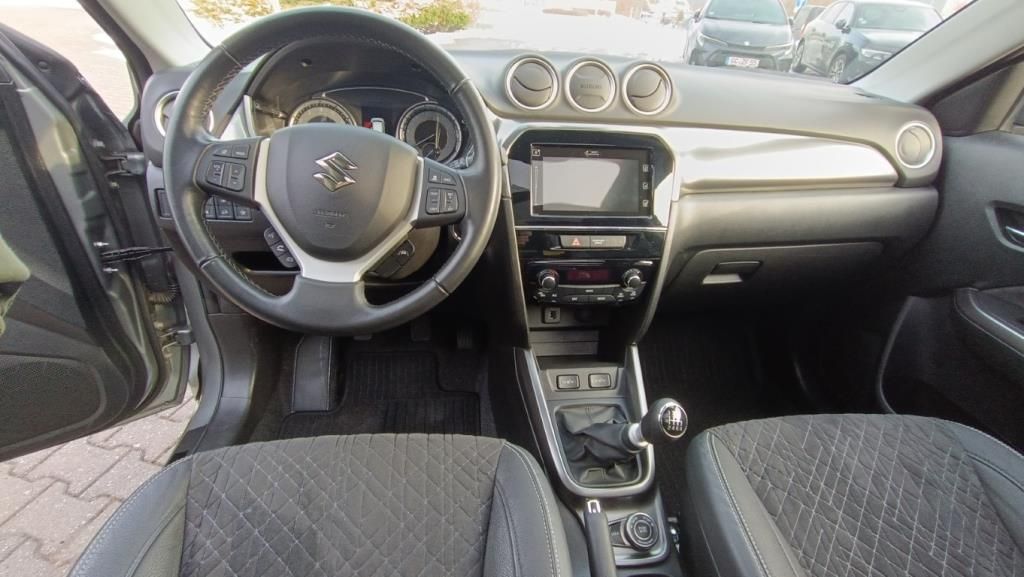 Autohaus Franke & Ebert -  Suzuki VITARA COMFORT+ ALLGRIP HYBRID 1,4   95 KW 129 P - Bild 13