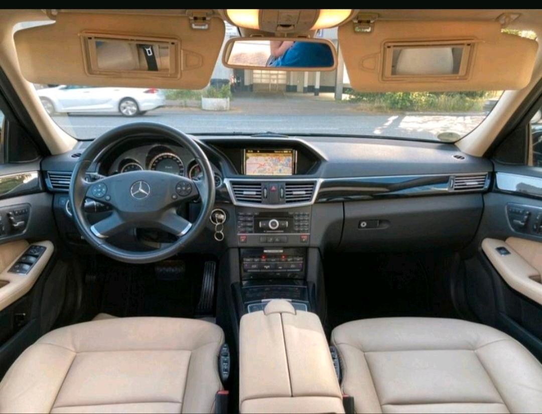 Mercedes-Benz E300 2010 — photo 13
