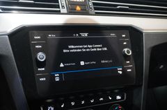 Fahrzeugabbildung Volkswagen Passat Vari. 2.0D R-LINE DSG NAVI/LED/KAMERA/AHK