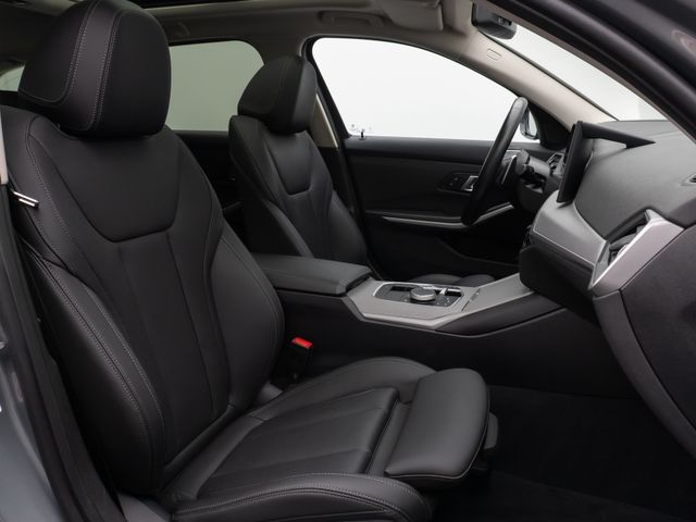 Foto Nummer 36: BMW 320d