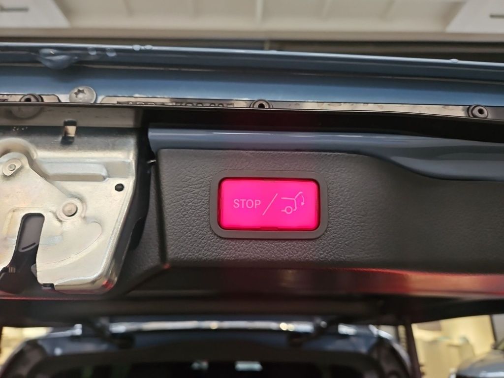 Fahrzeugabbildung Mercedes-Benz V 300 d STYLE Lang ACC AHK AUT Akustikglas Kam.