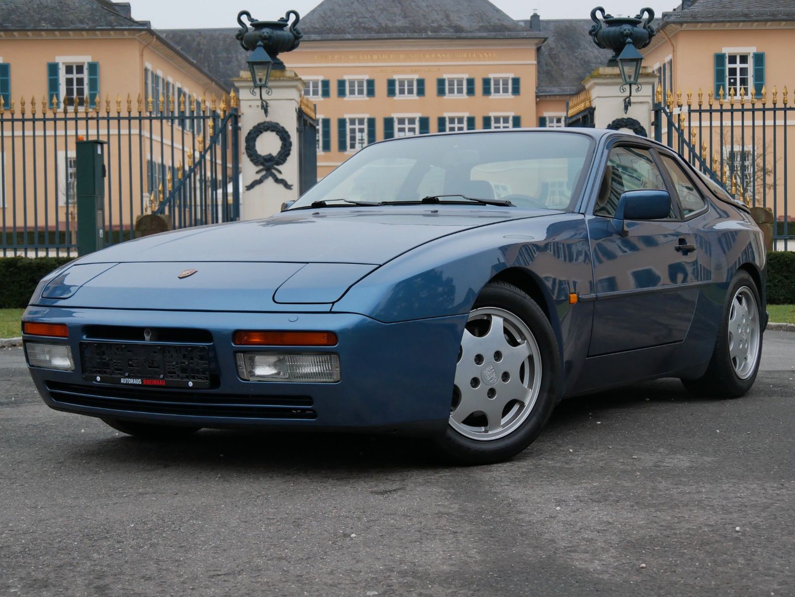 Fahrzeugabbildung Porsche 944 Turbo