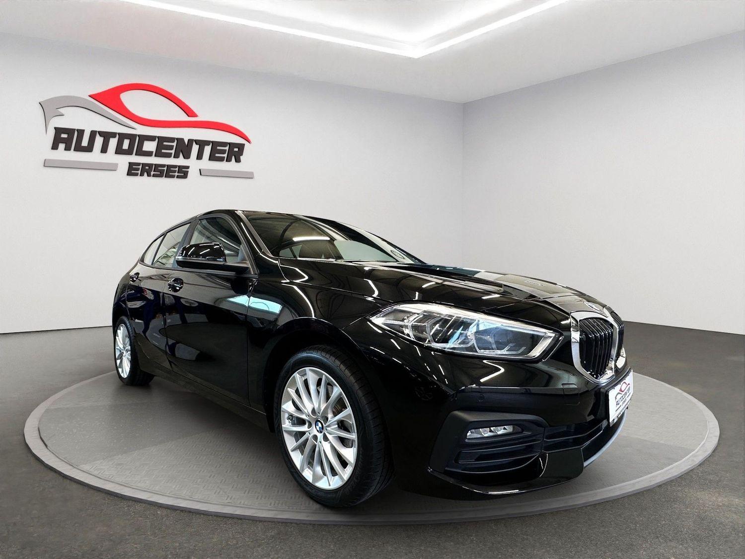 BMW 118  i Advantage LED NAVI PDC AHK Panorama