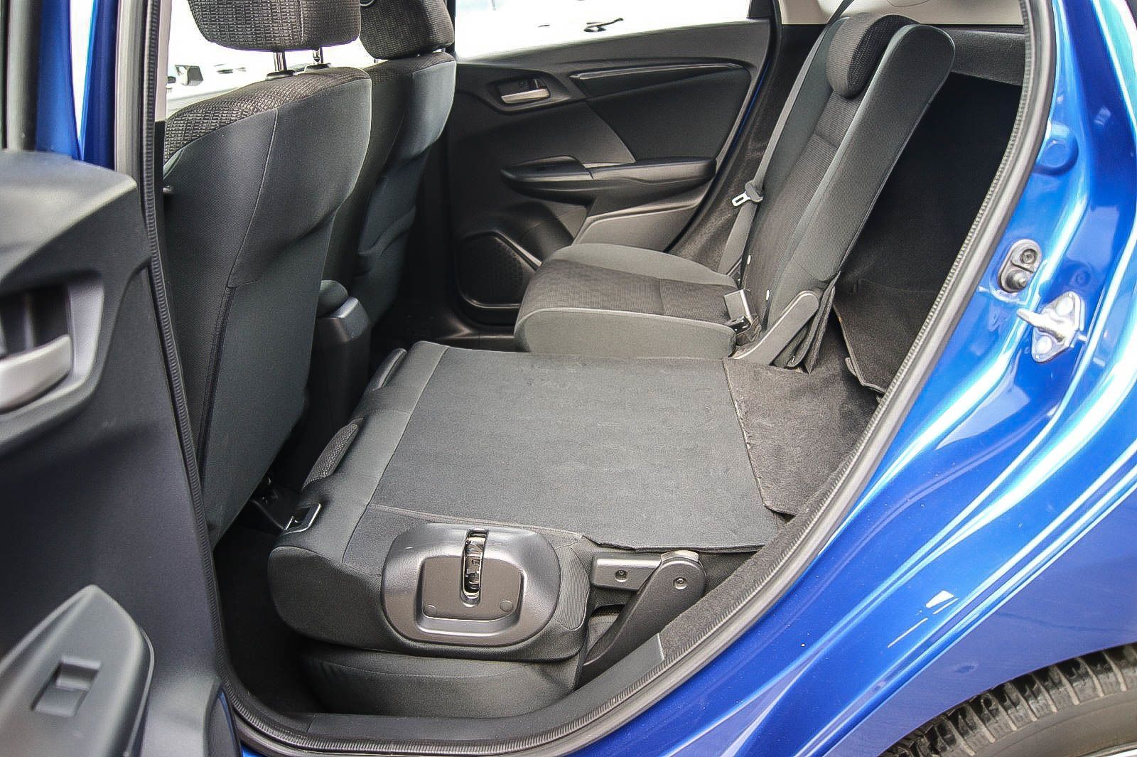 Fahrzeugabbildung Honda Jazz 1.3 i-VTEC Trend SPORTY BLUE RENTNERBESITZ