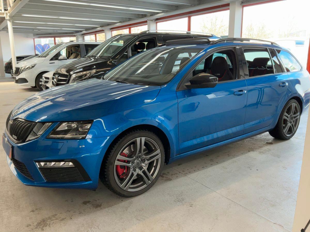 Skoda Octavia Combi RS DSG Panorama+LED+Navi+AHK+AAC