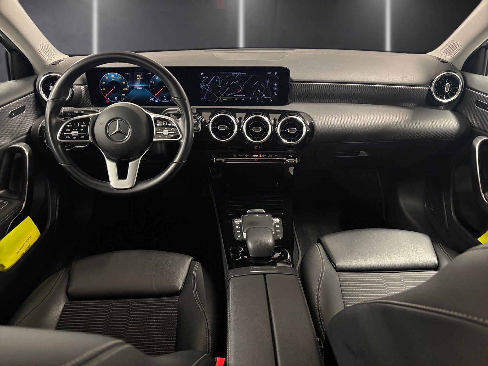 Fahrzeugabbildung Mercedes-Benz A 200 Progressive*Totwinkel*Kamera*MBUX*LED*DCT*