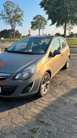 Opel Biete Opel Corsa 2014 Diesel - Opel Corsa mit Diesel-Antrieb: B