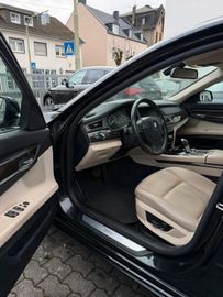 BMW 730 - 12