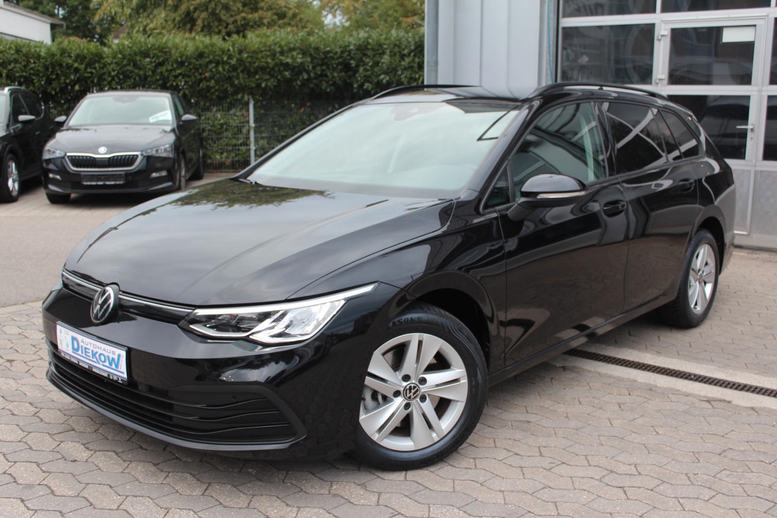 Volkswagen Golf VIII Var Life/DSG/Navi/ACC/PDC/SHZ/LED/Kam.
