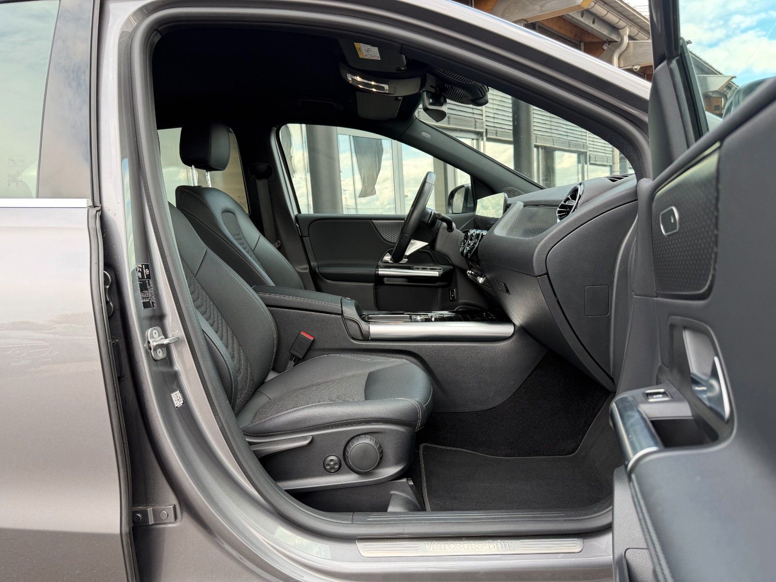 Fahrzeugabbildung Mercedes-Benz B 200d PROGRESSIVE+RFK+NAVI+LENKRADHEIZUNG+SPUR+